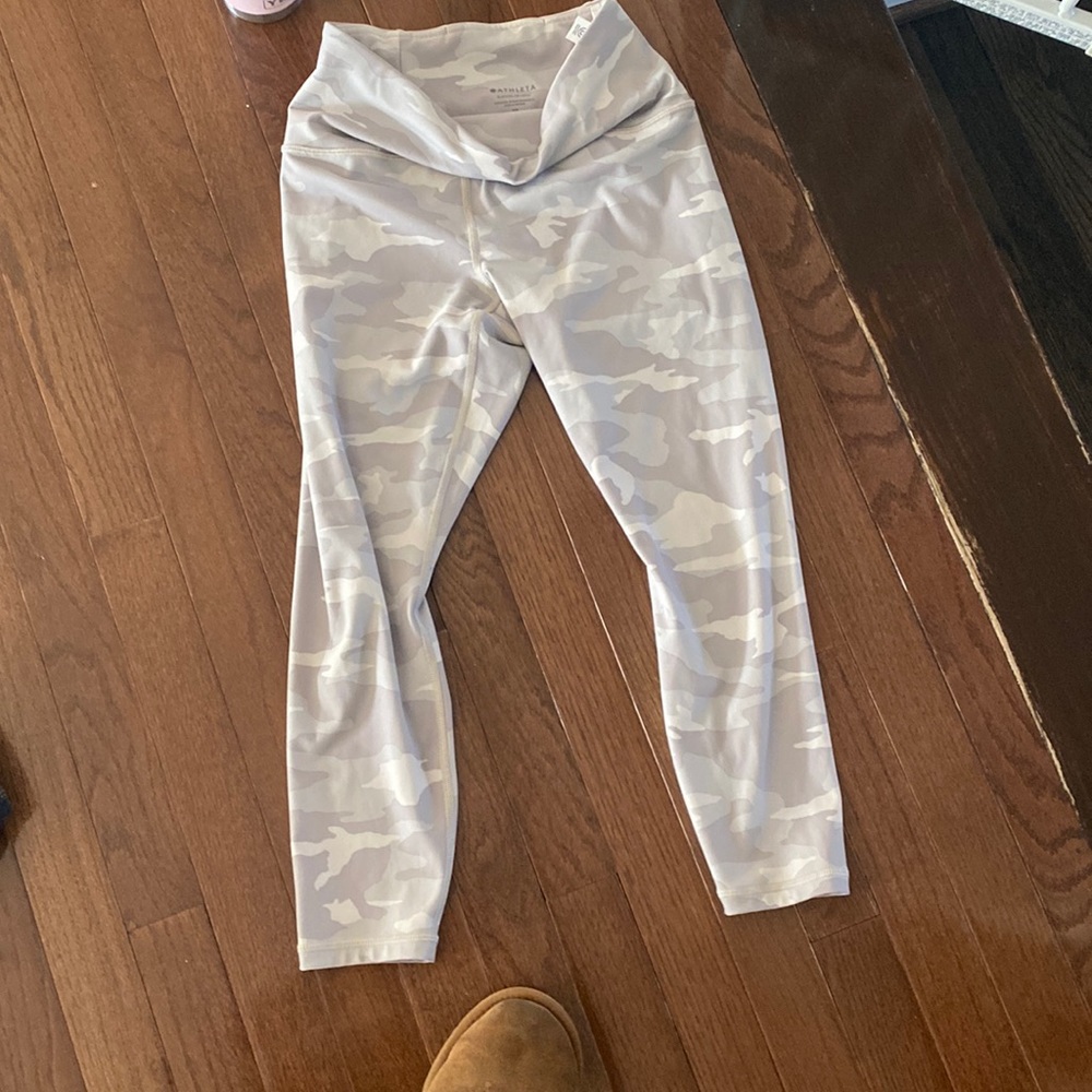 Athleta elation camo leggings- like new